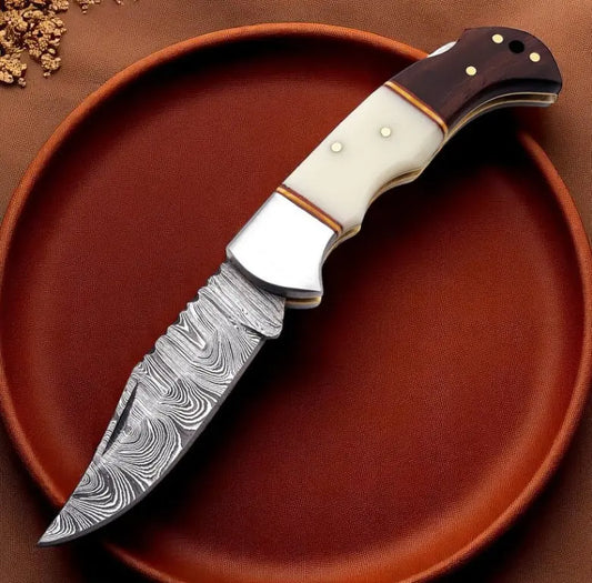 Artisan Damascus Steel Folding Knife – Handmade EDC Pocket Knife for Outdoorsmen - Prime Amigo Blades